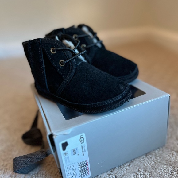 New Baby / Toddler Uggs - Picture 1 of 6